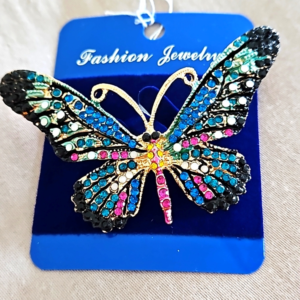 Butterfly 🦋 rhinestones brooch